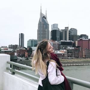 Meet your Posher, Maja